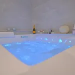 7 Blu Con Idromassaggio