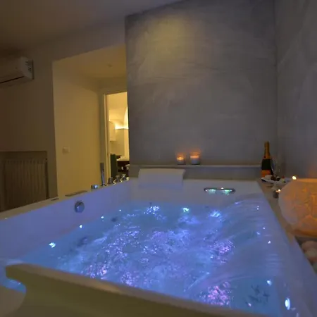 7 Blu Con Idromassaggio *