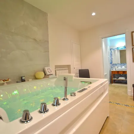 7 Blu Con Idromassaggio * Catania