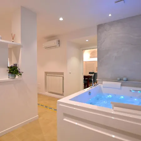 7 Blu Con Idromassaggio Semesterbostad *